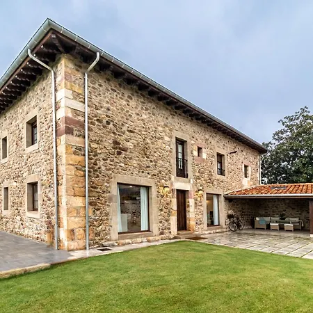 La Casona De *